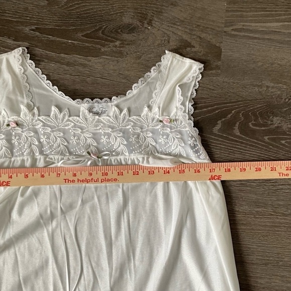Vanity Fair Nightgown and Robe Vintage Wedding Set NWOT size L - Picture 8 of 12